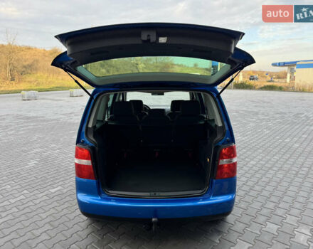 Синий Фольксваген Туран, объемом двигателя 1.6 л и пробегом 250 тыс. км за 5450 $, фото 35 на Automoto.ua