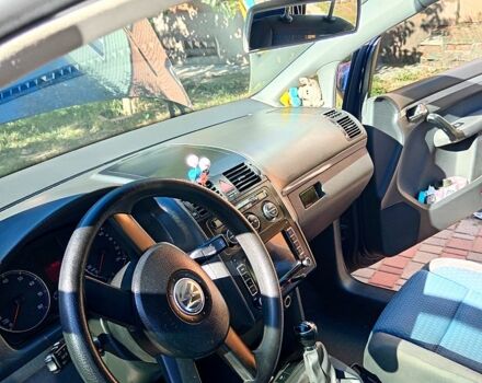 Синий Фольксваген Туран, объемом двигателя 1.6 л и пробегом 284 тыс. км за 7000 $, фото 5 на Automoto.ua