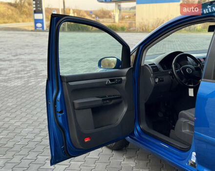 Синий Фольксваген Туран, объемом двигателя 1.6 л и пробегом 250 тыс. км за 5450 $, фото 18 на Automoto.ua