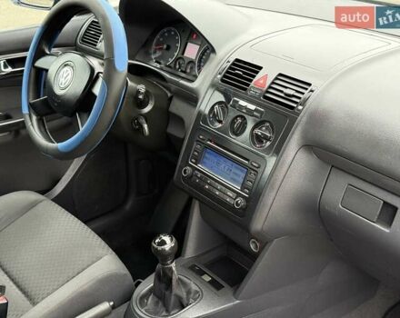 Синий Фольксваген Туран, объемом двигателя 1.6 л и пробегом 246 тыс. км за 5800 $, фото 11 на Automoto.ua