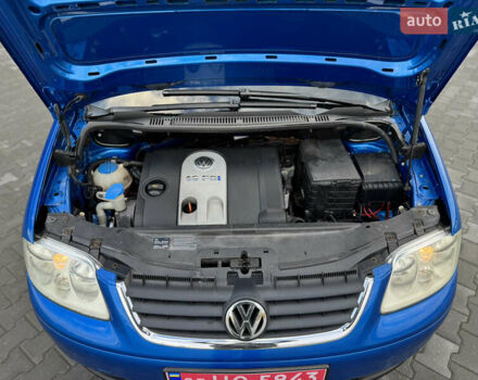 Синий Фольксваген Туран, объемом двигателя 1.6 л и пробегом 250 тыс. км за 5450 $, фото 38 на Automoto.ua
