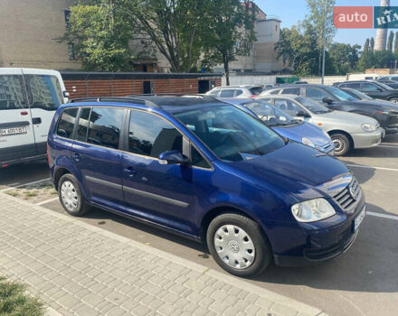 Синій Фольксваген Туран, об'ємом двигуна 1.6 л та пробігом 225 тис. км за 5700 $, фото 2 на Automoto.ua