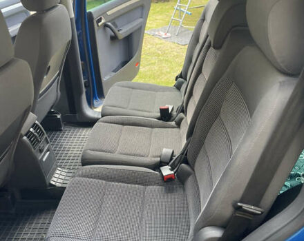 Синий Фольксваген Туран, объемом двигателя 1.6 л и пробегом 274 тыс. км за 5700 $, фото 26 на Automoto.ua