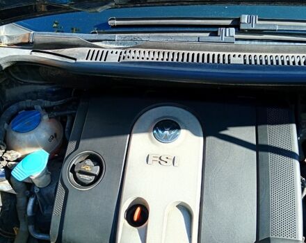 Синий Фольксваген Туран, объемом двигателя 1.6 л и пробегом 284 тыс. км за 7000 $, фото 3 на Automoto.ua