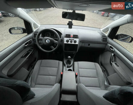 Синий Фольксваген Туран, объемом двигателя 1.6 л и пробегом 233 тыс. км за 6500 $, фото 43 на Automoto.ua