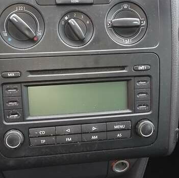 Синий Фольксваген Туран, объемом двигателя 1.6 л и пробегом 180 тыс. км за 6500 $, фото 9 на Automoto.ua