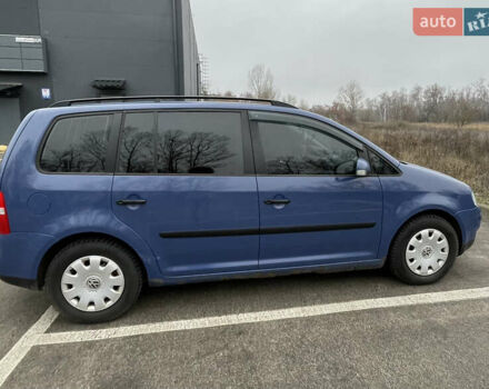 Синий Фольксваген Туран, объемом двигателя 1.9 л и пробегом 253 тыс. км за 5500 $, фото 5 на Automoto.ua