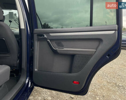 Синий Фольксваген Туран, объемом двигателя 1.6 л и пробегом 233 тыс. км за 6500 $, фото 36 на Automoto.ua