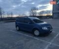 Синий Фольксваген Туран, объемом двигателя 1.9 л и пробегом 256 тыс. км за 5900 $, фото 1 на Automoto.ua
