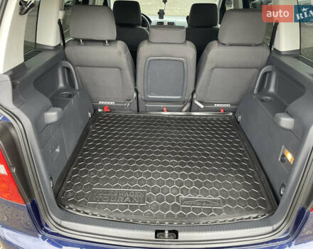 Синий Фольксваген Туран, объемом двигателя 1.6 л и пробегом 233 тыс. км за 6500 $, фото 28 на Automoto.ua