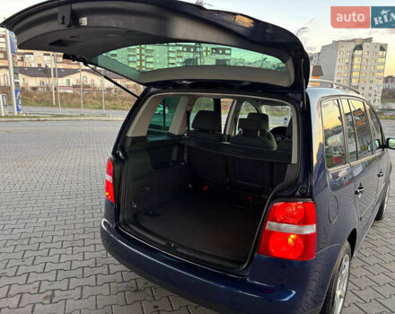 Синий Фольксваген Туран, объемом двигателя 1.6 л и пробегом 251 тыс. км за 6700 $, фото 21 на Automoto.ua