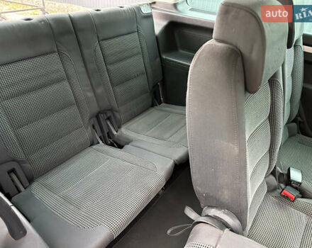 Синий Фольксваген Туран, объемом двигателя 2 л и пробегом 468 тыс. км за 3999 $, фото 22 на Automoto.ua