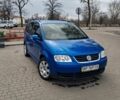 Синій Фольксваген Туран, об'ємом двигуна 1.9 л та пробігом 400 тис. км за 5300 $, фото 1 на Automoto.ua