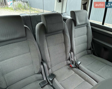 Синий Фольксваген Туран, объемом двигателя 2 л и пробегом 468 тыс. км за 3999 $, фото 18 на Automoto.ua