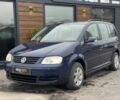 Синий Фольксваген Туран, объемом двигателя 2 л и пробегом 320 тыс. км за 6100 $, фото 1 на Automoto.ua