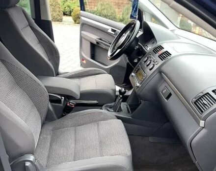 Синий Фольксваген Туран, объемом двигателя 1.6 л и пробегом 204 тыс. км за 6200 $, фото 13 на Automoto.ua