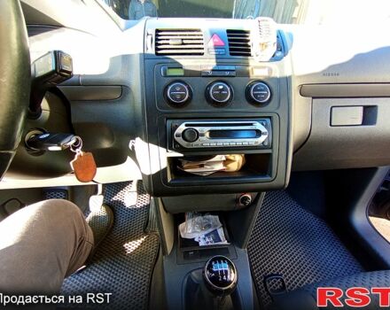 Синій Фольксваген Туран, об'ємом двигуна 1.9 л та пробігом 320 тис. км за 5350 $, фото 6 на Automoto.ua