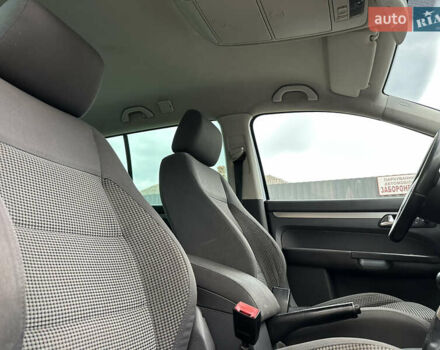 Синий Фольксваген Туран, объемом двигателя 2 л и пробегом 468 тыс. км за 3999 $, фото 19 на Automoto.ua