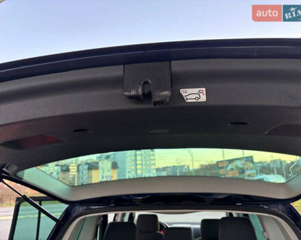 Синий Фольксваген Туран, объемом двигателя 1.6 л и пробегом 251 тыс. км за 6700 $, фото 49 на Automoto.ua