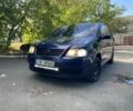 Синій Фольксваген Туран, об'ємом двигуна 1.9 л та пробігом 420 тис. км за 2193 $, фото 1 на Automoto.ua