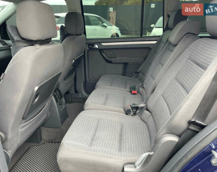 Синий Фольксваген Туран, объемом двигателя 1.6 л и пробегом 233 тыс. км за 6500 $, фото 25 на Automoto.ua