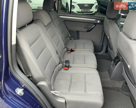 Синий Фольксваген Туран, объемом двигателя 1.6 л и пробегом 233 тыс. км за 6500 $, фото 34 на Automoto.ua