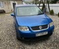 Синий Фольксваген Туран, объемом двигателя 2 л и пробегом 490 тыс. км за 4300 $, фото 1 на Automoto.ua