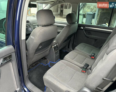 Синий Фольксваген Туран, объемом двигателя 2 л и пробегом 468 тыс. км за 3999 $, фото 16 на Automoto.ua