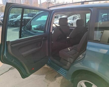 Синій Фольксваген Туран, об'ємом двигуна 2 л та пробігом 320 тис. км за 5490 $, фото 12 на Automoto.ua