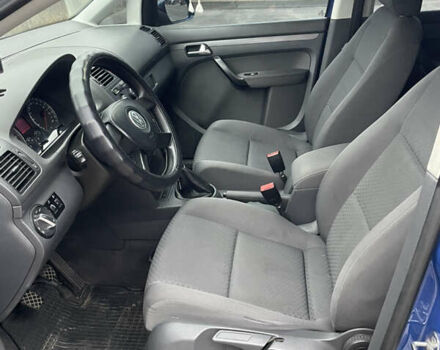 Синий Фольксваген Туран, объемом двигателя 1.9 л и пробегом 253 тыс. км за 5500 $, фото 9 на Automoto.ua