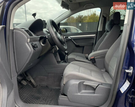 Синий Фольксваген Туран, объемом двигателя 1.6 л и пробегом 233 тыс. км за 6500 $, фото 20 на Automoto.ua