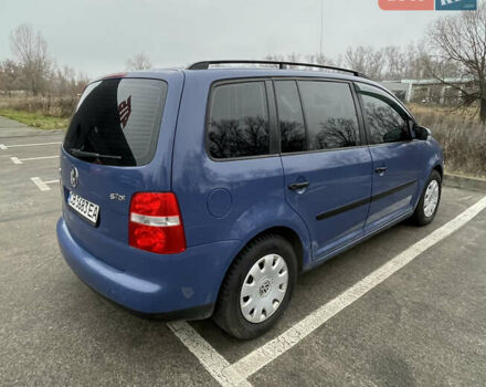 Синий Фольксваген Туран, объемом двигателя 1.9 л и пробегом 253 тыс. км за 5500 $, фото 4 на Automoto.ua