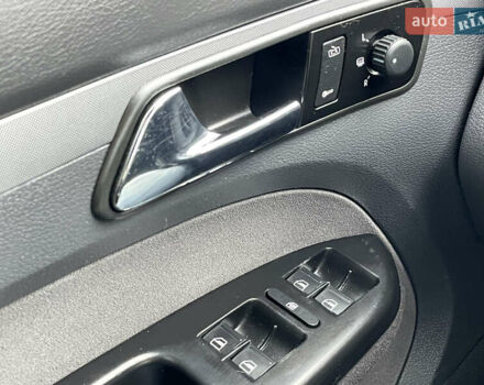 Синий Фольксваген Туран, объемом двигателя 1.6 л и пробегом 233 тыс. км за 6500 $, фото 48 на Automoto.ua