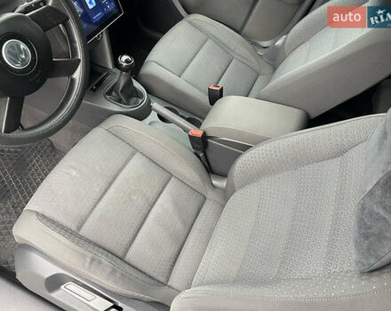 Синий Фольксваген Туран, объемом двигателя 1.6 л и пробегом 233 тыс. км за 6500 $, фото 23 на Automoto.ua