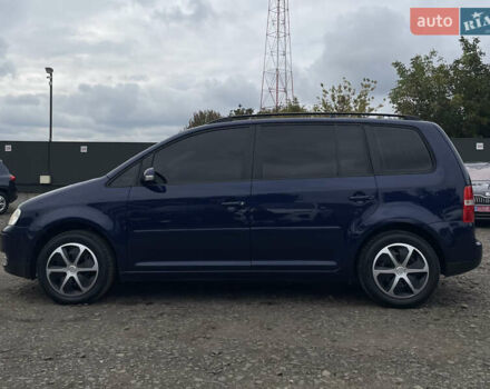 Синий Фольксваген Туран, объемом двигателя 1.6 л и пробегом 233 тыс. км за 6500 $, фото 4 на Automoto.ua