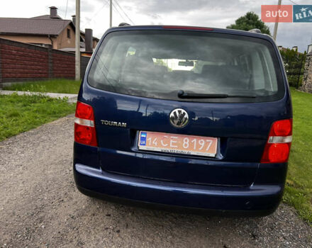 Синий Фольксваген Туран, объемом двигателя 1.6 л и пробегом 200 тыс. км за 5500 $, фото 7 на Automoto.ua
