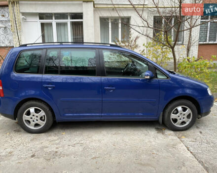 Синий Фольксваген Туран, объемом двигателя 1.6 л и пробегом 199 тыс. км за 6700 $, фото 4 на Automoto.ua