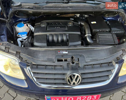 Синий Фольксваген Туран, объемом двигателя 1.6 л и пробегом 251 тыс. км за 6700 $, фото 41 на Automoto.ua