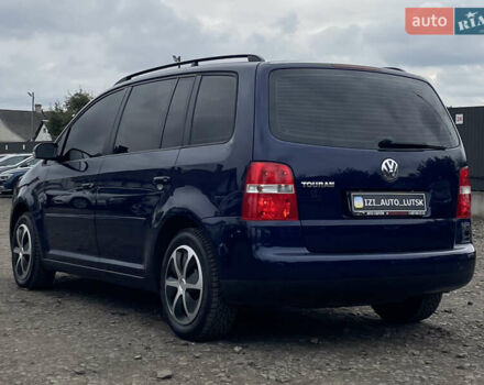 Синий Фольксваген Туран, объемом двигателя 1.6 л и пробегом 233 тыс. км за 6500 $, фото 5 на Automoto.ua