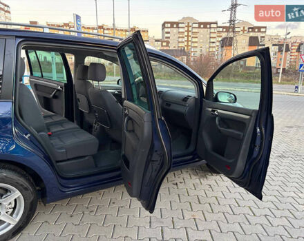 Синий Фольксваген Туран, объемом двигателя 1.6 л и пробегом 251 тыс. км за 6700 $, фото 23 на Automoto.ua