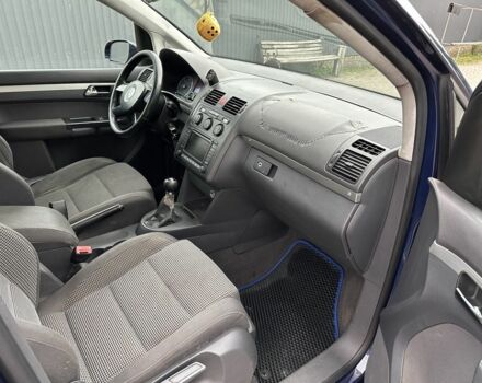 Синий Фольксваген Туран, объемом двигателя 2 л и пробегом 468 тыс. км за 3999 $, фото 16 на Automoto.ua