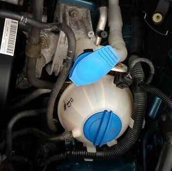 Синий Фольксваген Туран, объемом двигателя 1.6 л и пробегом 180 тыс. км за 6500 $, фото 14 на Automoto.ua