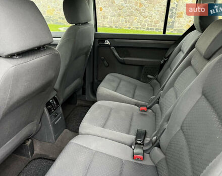 Синий Фольксваген Туран, объемом двигателя 1.6 л и пробегом 200 тыс. км за 5500 $, фото 10 на Automoto.ua