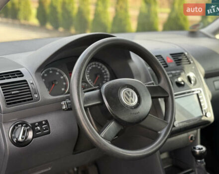 Синій Фольксваген Туран, об'ємом двигуна 1.6 л та пробігом 221 тис. км за 6200 $, фото 16 на Automoto.ua