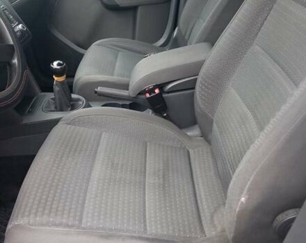 Синий Фольксваген Туран, объемом двигателя 1.6 л и пробегом 283 тыс. км за 6100 $, фото 1 на Automoto.ua