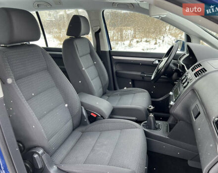 Синій Фольксваген Туран, об'ємом двигуна 1.6 л та пробігом 170 тис. км за 5800 $, фото 46 на Automoto.ua