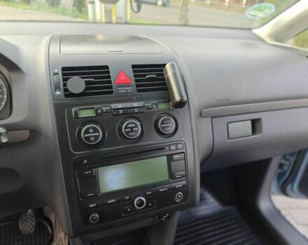 Синий Фольксваген Туран, объемом двигателя 1.6 л и пробегом 205 тыс. км за 5950 $, фото 6 на Automoto.ua