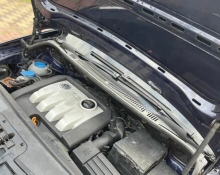 Синий Фольксваген Туран, объемом двигателя 1.9 л и пробегом 322 тыс. км за 3900 $, фото 14 на Automoto.ua