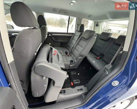 Синій Фольксваген Туран, об'ємом двигуна 1.6 л та пробігом 170 тис. км за 5800 $, фото 35 на Automoto.ua