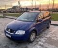 Синий Фольксваген Туран, объемом двигателя 2 л и пробегом 322 тыс. км за 2700 $, фото 6 на Automoto.ua